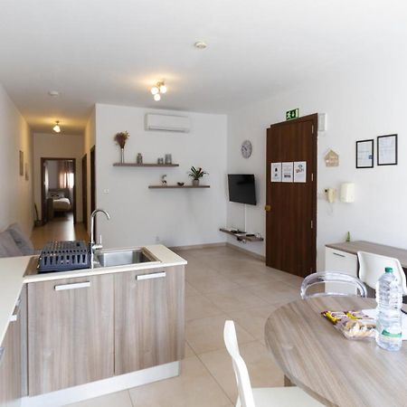 Modern & Central 2 Bedroom & 2 Bathrooms Apartment Msida Luaran gambar