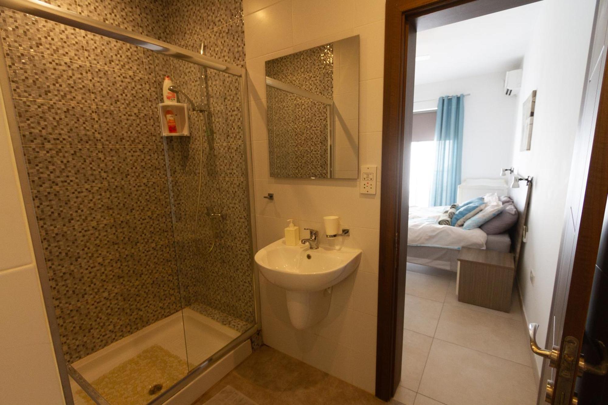 Modern & Central 2 Bedroom & 2 Bathrooms Apartment Msida Luaran gambar