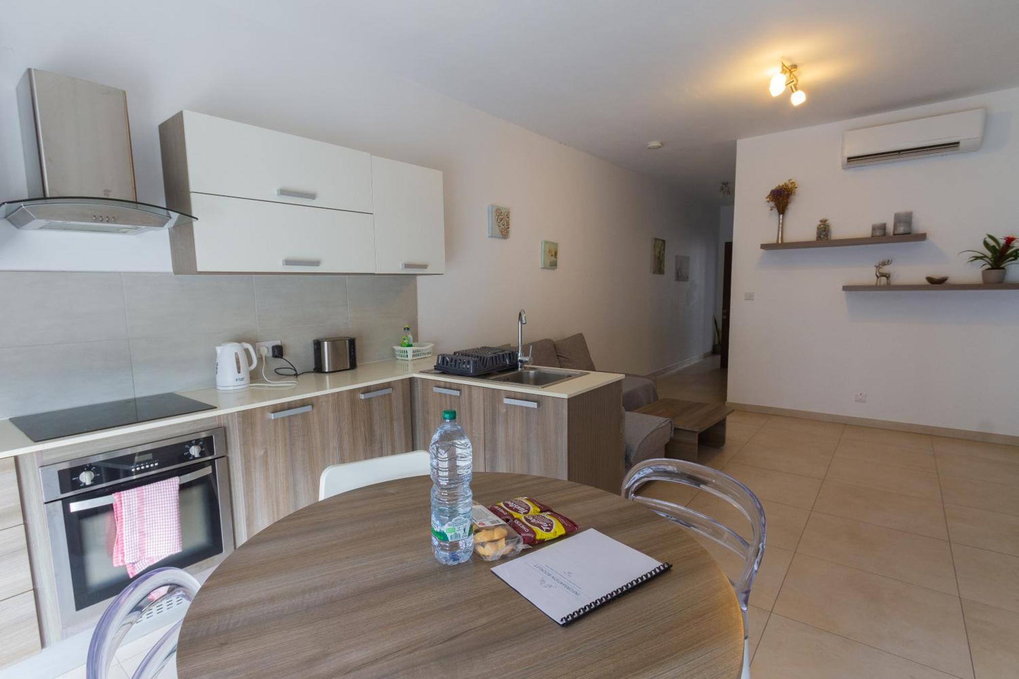 Modern & Central 2 Bedroom & 2 Bathrooms Apartment Msida Luaran gambar